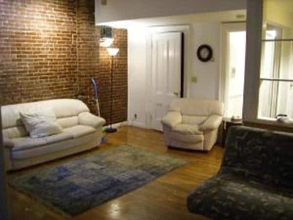 Building Photo - 167 Beacon St
