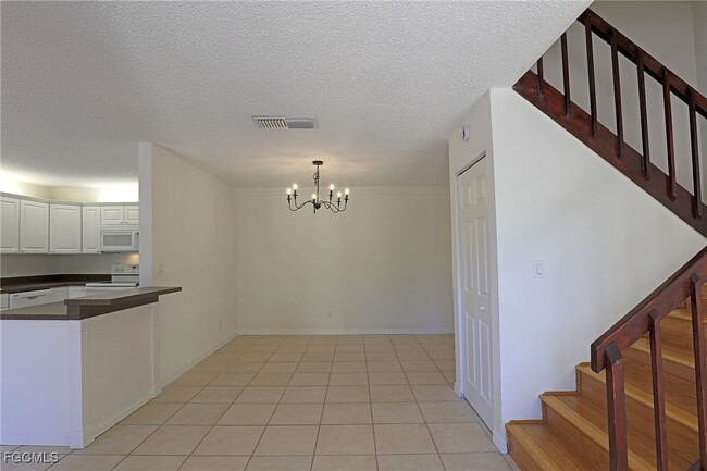 Foto del edificio - 12341 Woodrose Ct