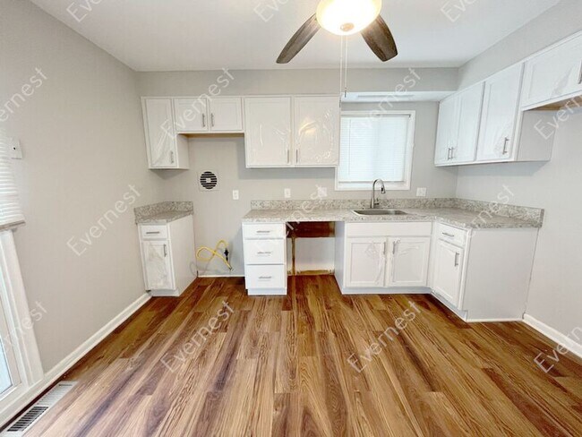 Foto del edificio - 26167 Andover St