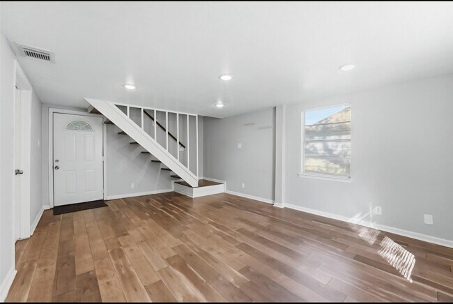 Foto del edificio - 6526 Linden St