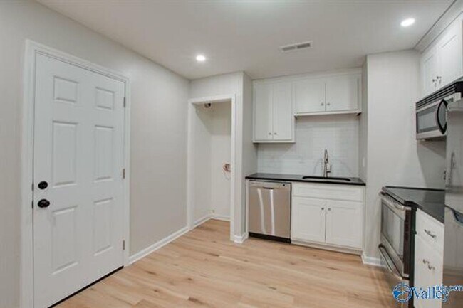 Foto del edificio - 4104 Mc Vay St SW