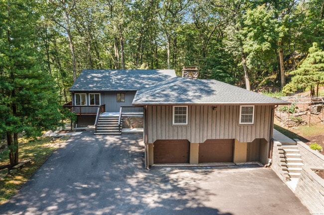 Building Photo - 83 Buck Hill Rd