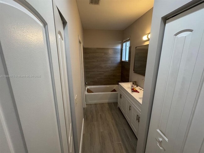 Building Photo - 1365 Canary Island Dr