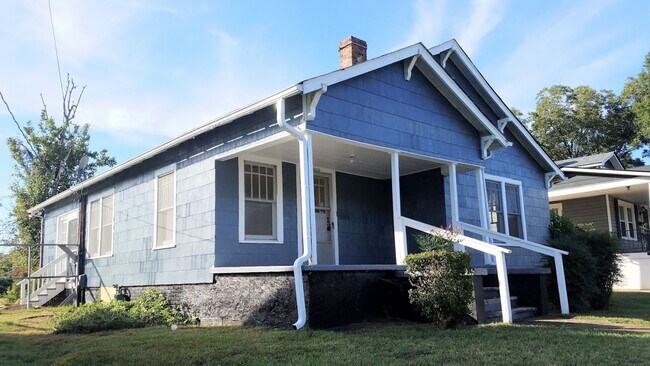 Foto del edificio - 2372 Greenway Ave NW