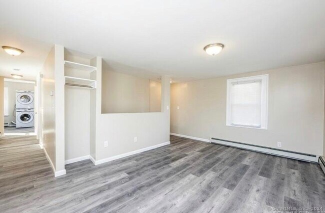 Foto del edificio - 2818 Whitney Ave
