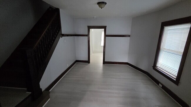 Building Photo - 3 Bedroom with Finished Attic Space/4th Room!