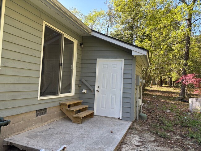 Building Photo - 102 Hickory Hills Ct