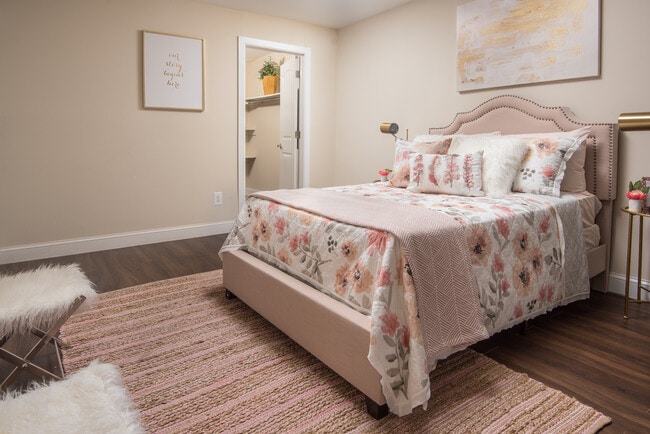 Renovated Apartment - Aspen Grove Apartment Homes