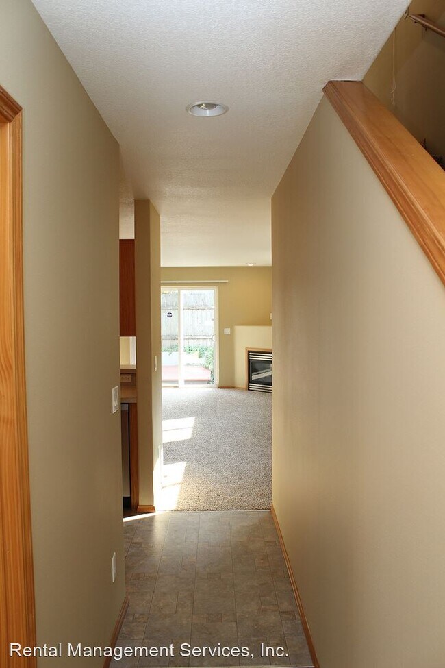 Building Photo - 3 br, 2.5 bath House - 2736 N Halleck St