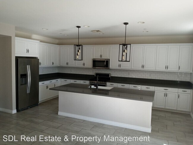 Building Photo - 4 br, 2.5 bath House - 31141 Maverick