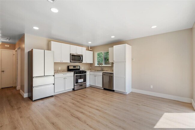 Foto del edificio - 6801 Villita Avenida