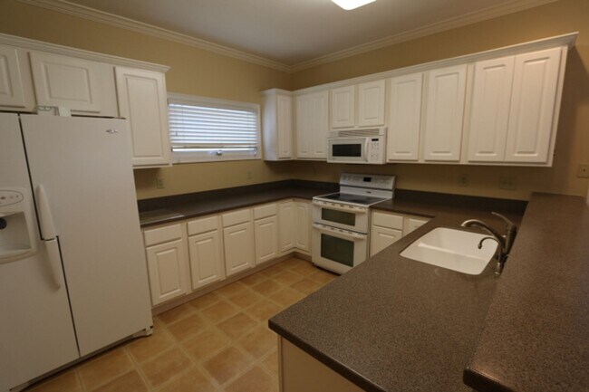 Foto del edificio - EXECUTE LIVING IN PRIVATE COMMUNITY