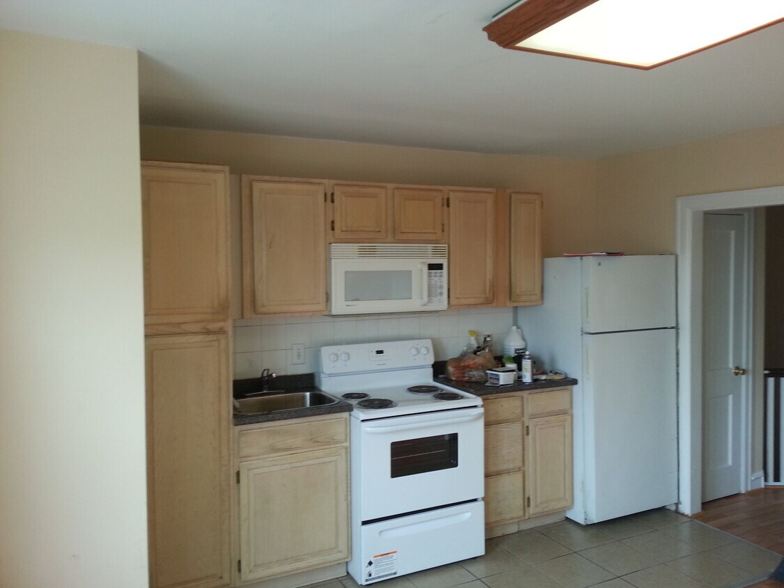 Primary Photo - 209 W Laveer St