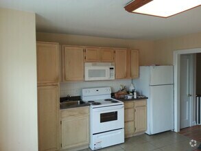 Building Photo - 209 W Laveer St