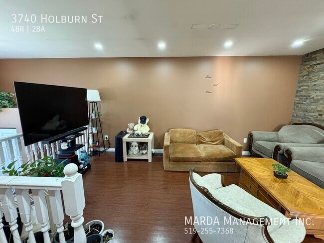 Photo du bâtiment - STUNNING 4 BED/2 BATH HOME DEVONSHIRE HTS ...