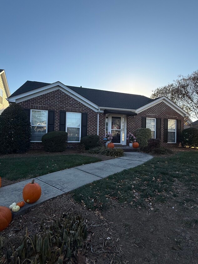 Foto principal - 4414 Sages Ave