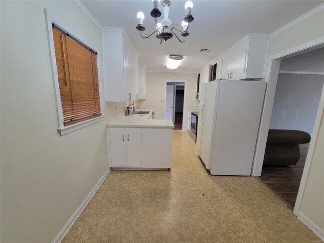 Building Photo - 228 Bellehurst Dr