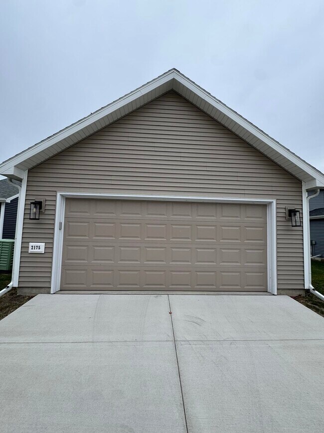 Foto del edificio - 2175 Autumn Lake Parkway