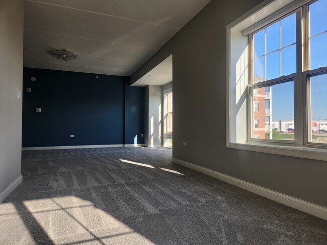 Building Photo - 153 Pointe Dr