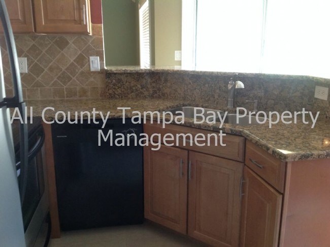 Foto del edificio - 8615 Mallard Reserve Dr