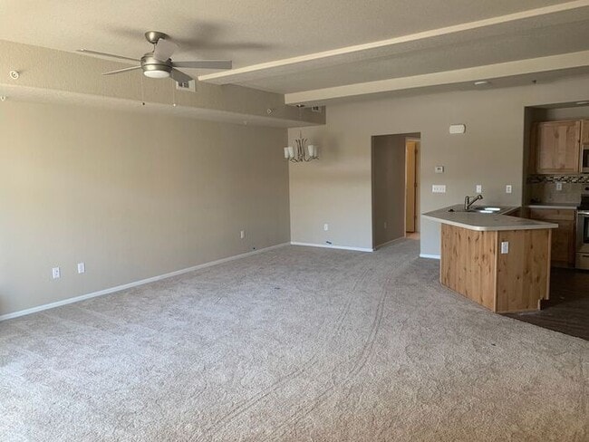 Building Photo - 2 WEEKS FREE! Townhome with Garage!