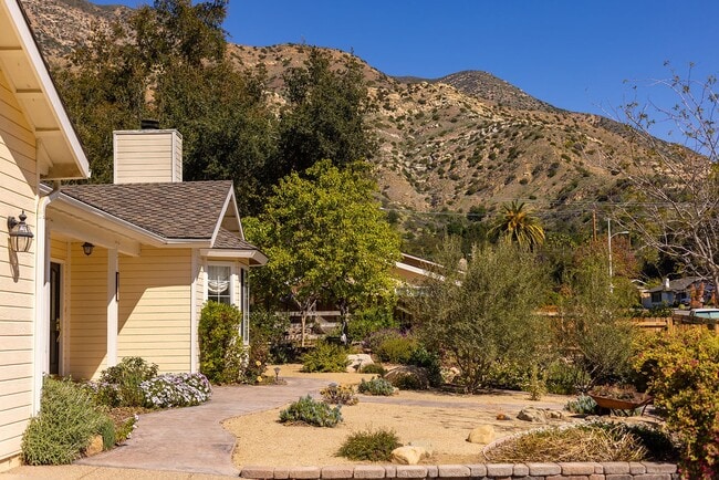 Building Photo - Outdoor living at its best