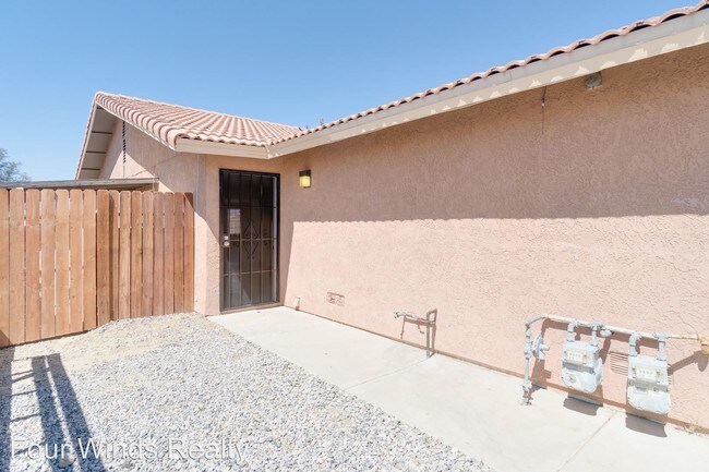 Building Photo - 13875 Luis Dr