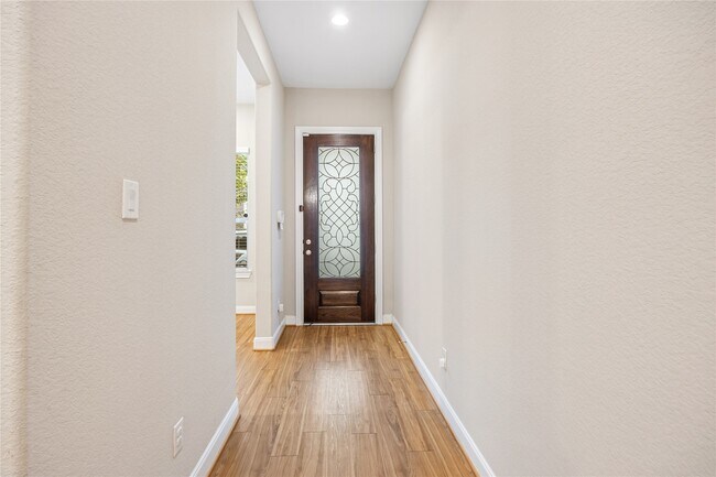 Foto del edificio - 10408 Quiet Courtyard Rd