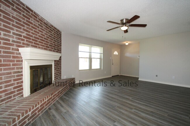 Building Photo - 5904 Dan Dr