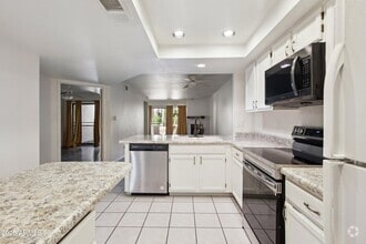 Building Photo - 205 N 74th St