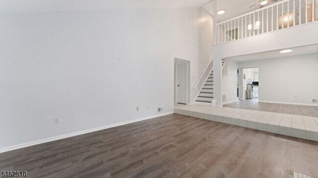 Building Photo - 28 Eton Ct