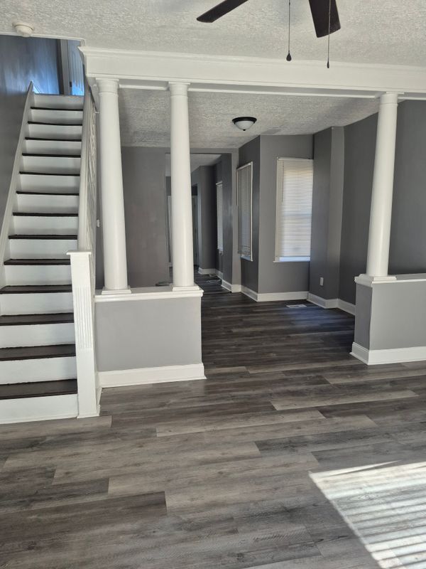 Foto del edificio - 114 N Yewdall St