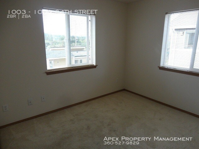 Foto del edificio - NEAR WWU - Courtyard Apartments