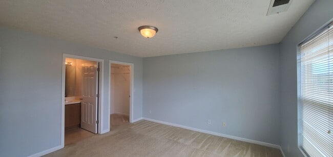Building Photo - Open House on  Spacious Condo