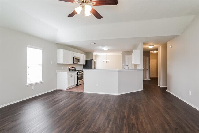 Building Photo - 7815 Royal Cliff Ct