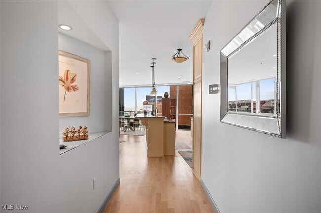 Foto del edificio - 701 W Lakeside Ave