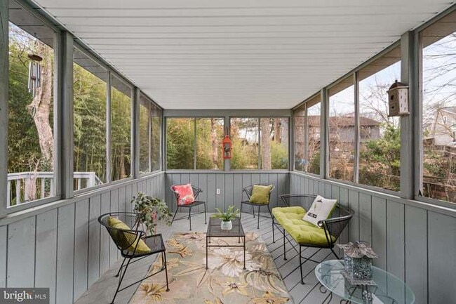 Building Photo - 10009 Sudley Manor Dr