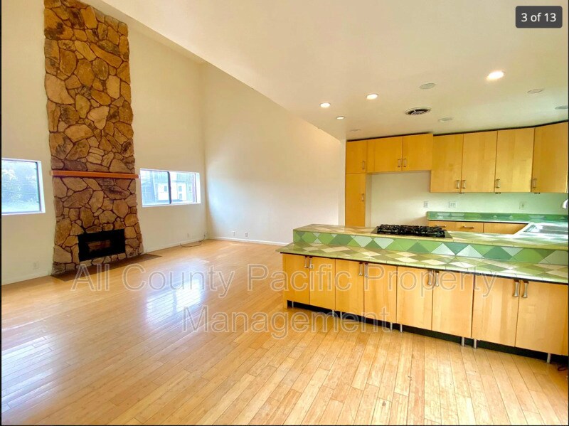 204 N Screenland Dr, Burbank, CA 91505 Condo for Rent in Burbank, CA