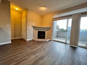Building Photo - 2 bed 2 bath condo off Harmony in Fort Collins!