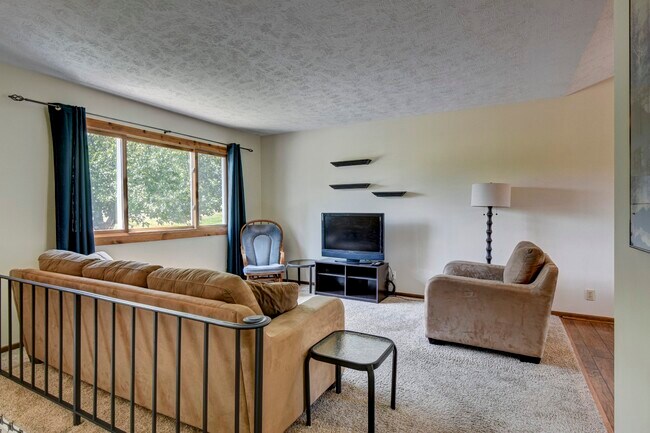 Foto del edificio - 13522 Birchwood Ave