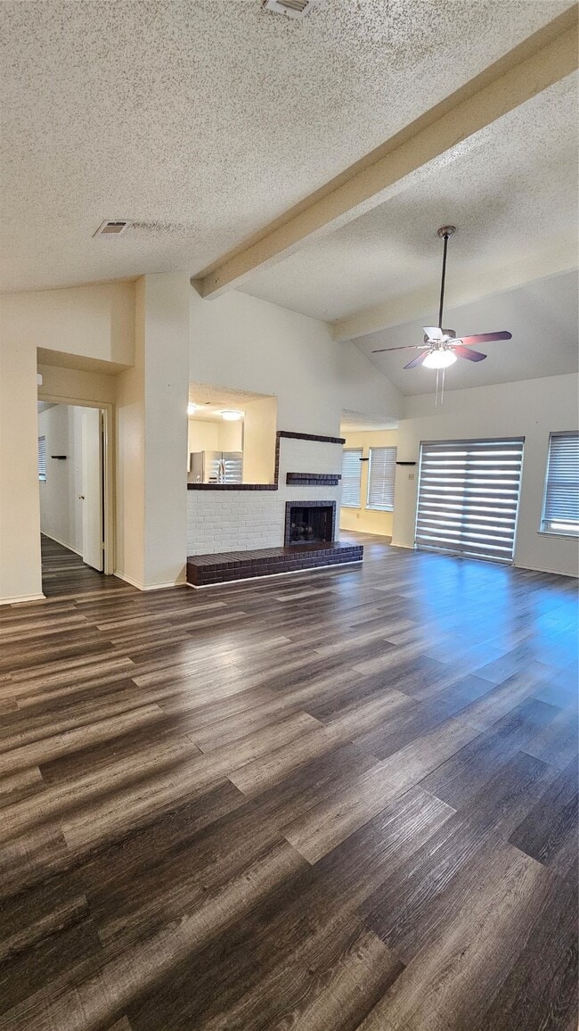 Building Photo - 543 Oakdale Dr