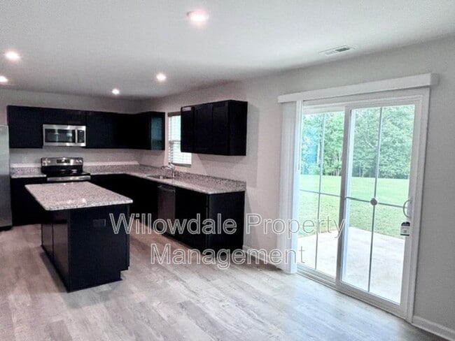 Building Photo - 11 Hunting Wood Dr