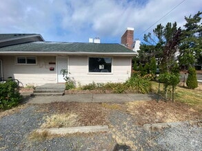 Building Photo - 2427 Verona St
