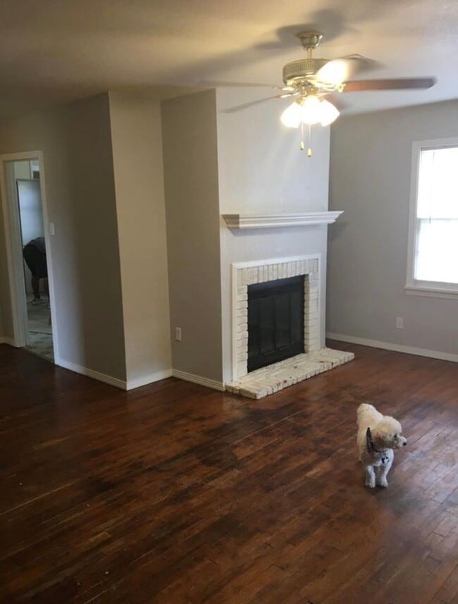 Building Photo - 3 bedroom