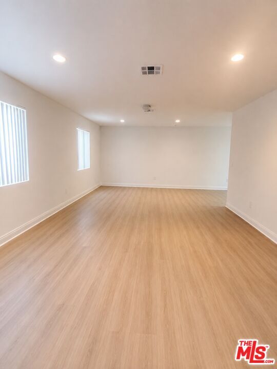 Foto del edificio - 227 E 103rd St
