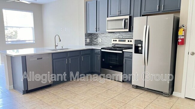 Building Photo - 5164 Regatta Dr