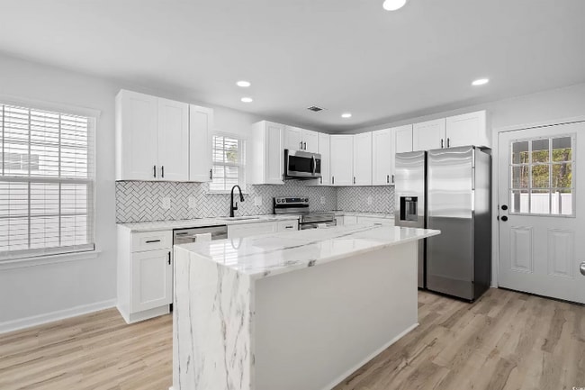 Building Photo - 7031 Birnamwood court