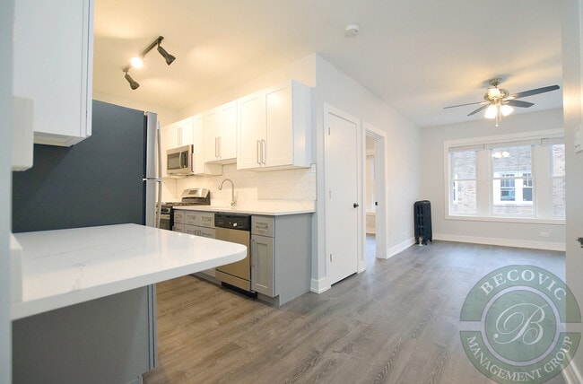 Foto del edificio - 6956 N Wolcott Ave