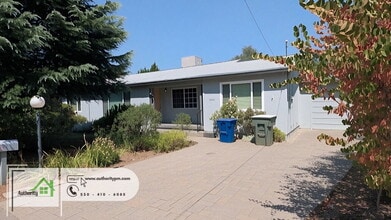 Building Photo - 2350 Bonnie Dr