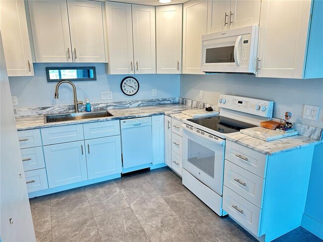 Building Photo - 51 Island Way